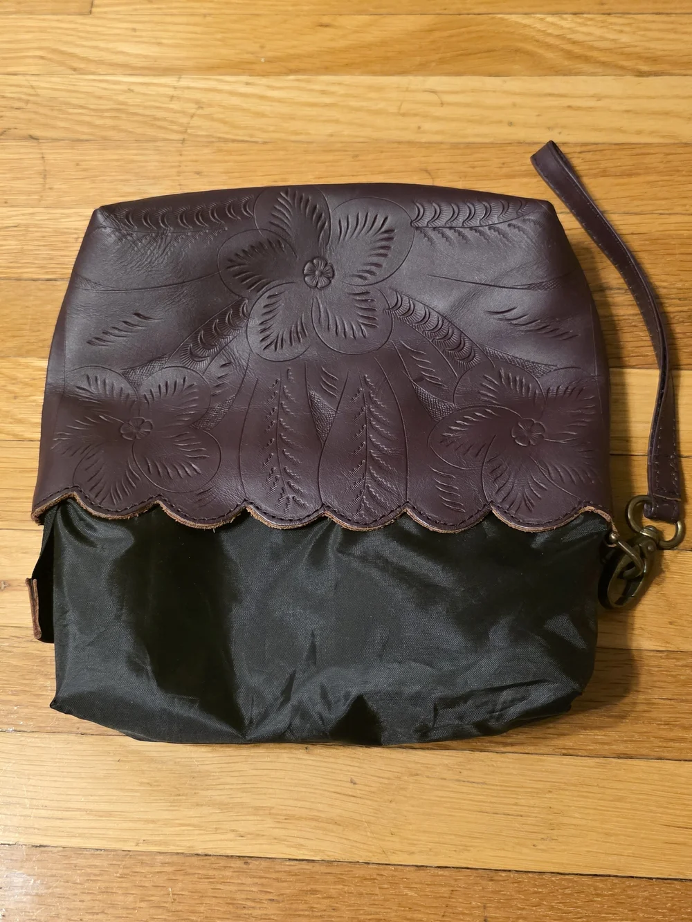 Leaders In Leather stylish floral